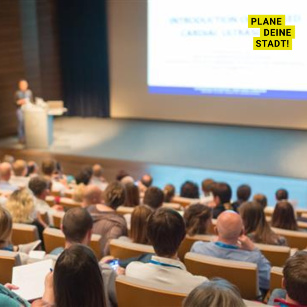 Hörsaal mit Studierenden