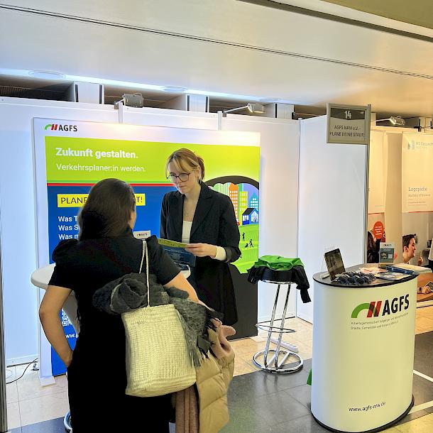 Messegespräch auf der Vocatium am Stand PLANE DEINE STADT!