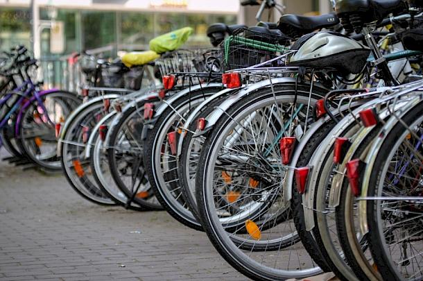 Fahrrad auf einer Straße im Ruhrgebiet – Verkehrsplanung Ruhrgebiet