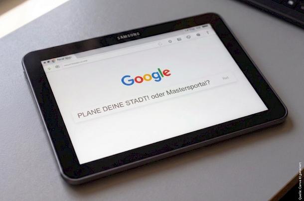 PLANE DEINE STADT! oder Mastersportal auf einem Tablet geschrieben in der Suchleiste von Google
